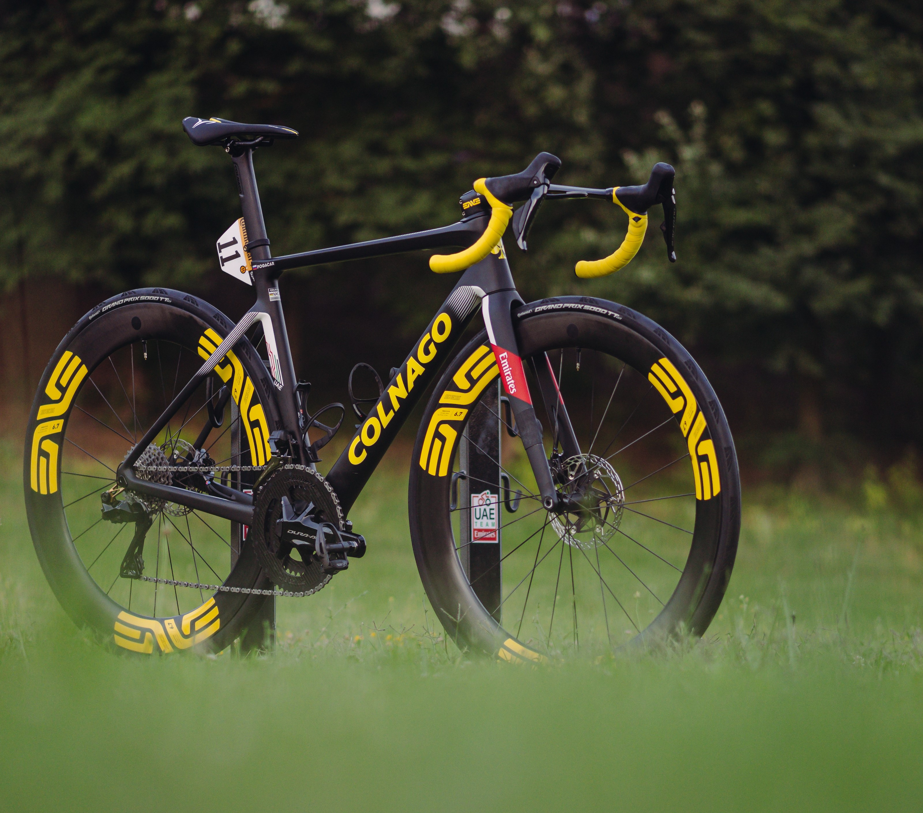 Colnago V4RS 2024 amarillo de Tadej Pogacar