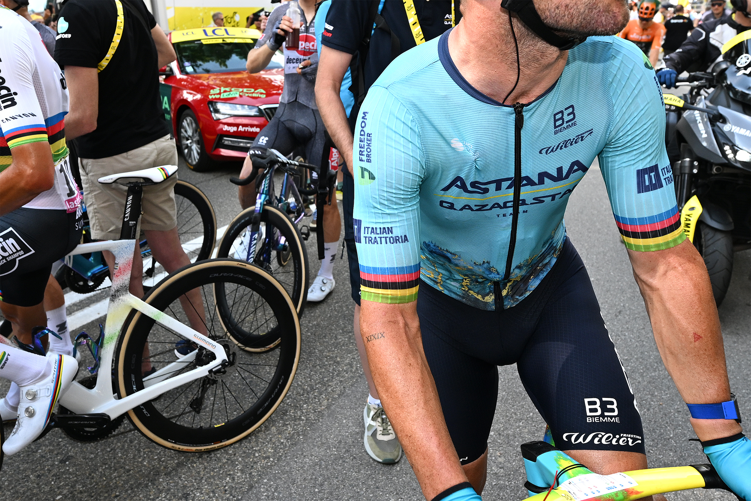 Un primer plano del hackeo aéreo de Mark Cavendish