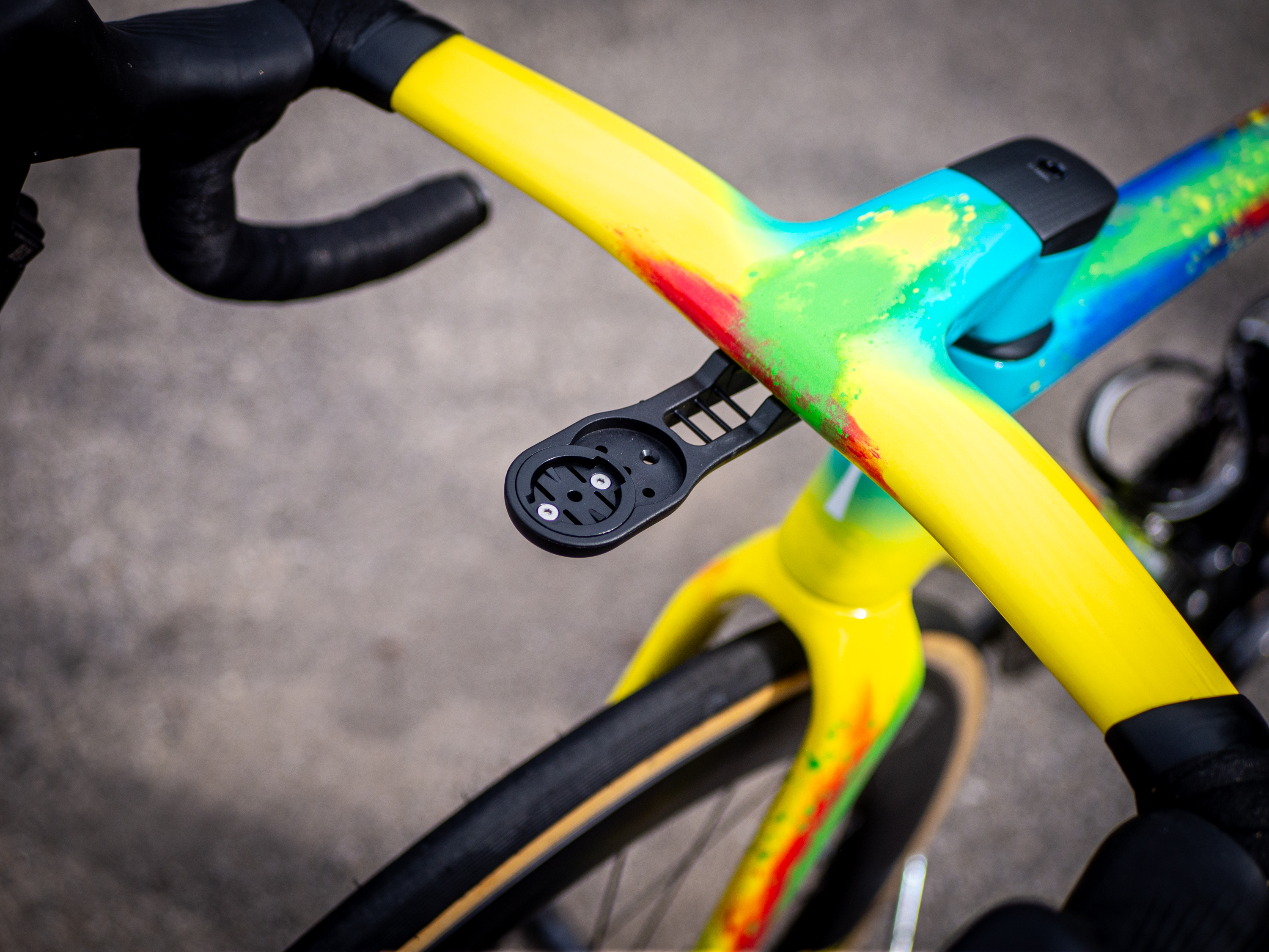 Las barras Vision Metron integran ordenadamente un soporte para computadora de bicicleta frontal