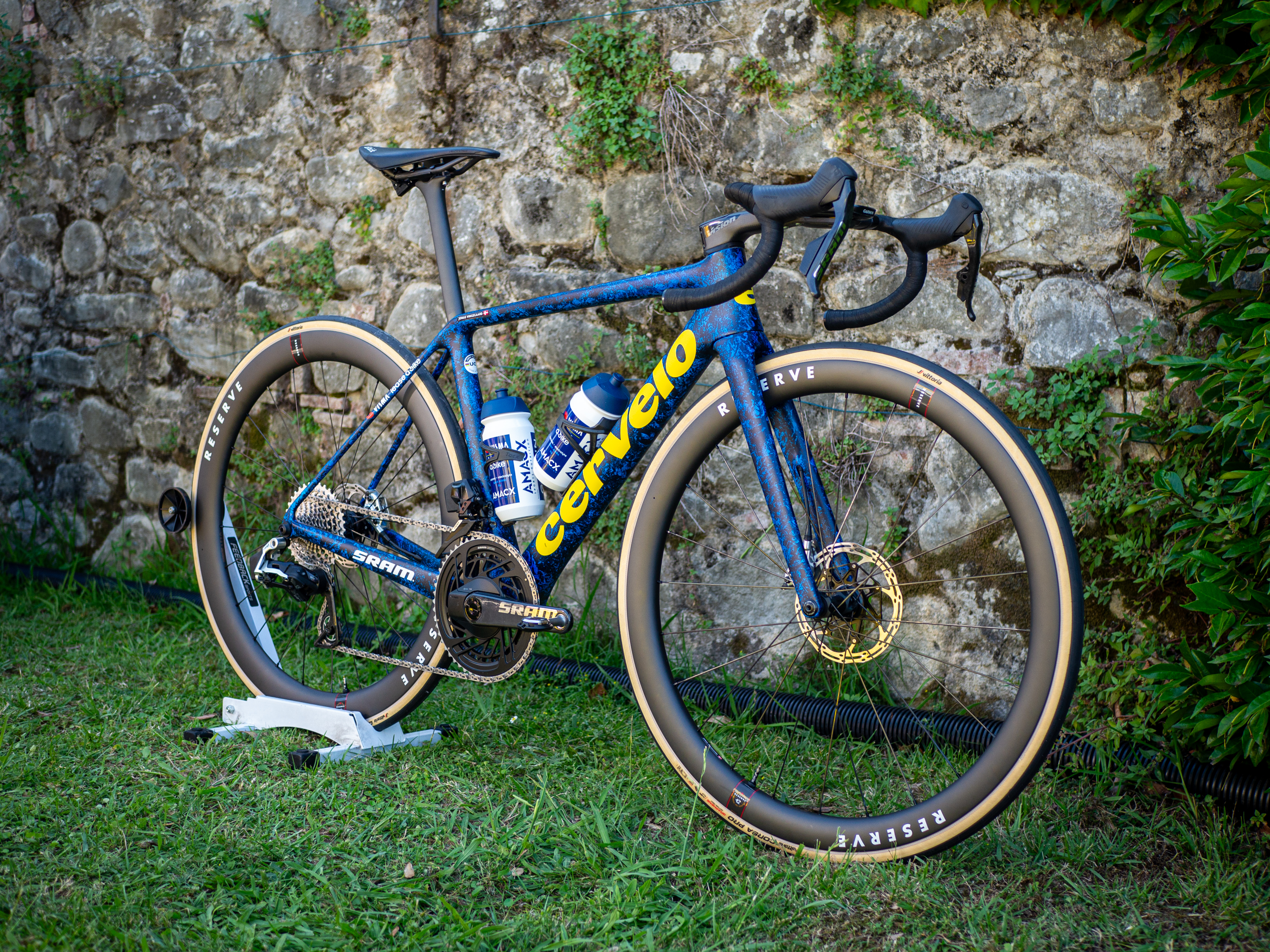 Jonas Vingegaard utiliza el último diseño de palanca Red AXS de SRAM