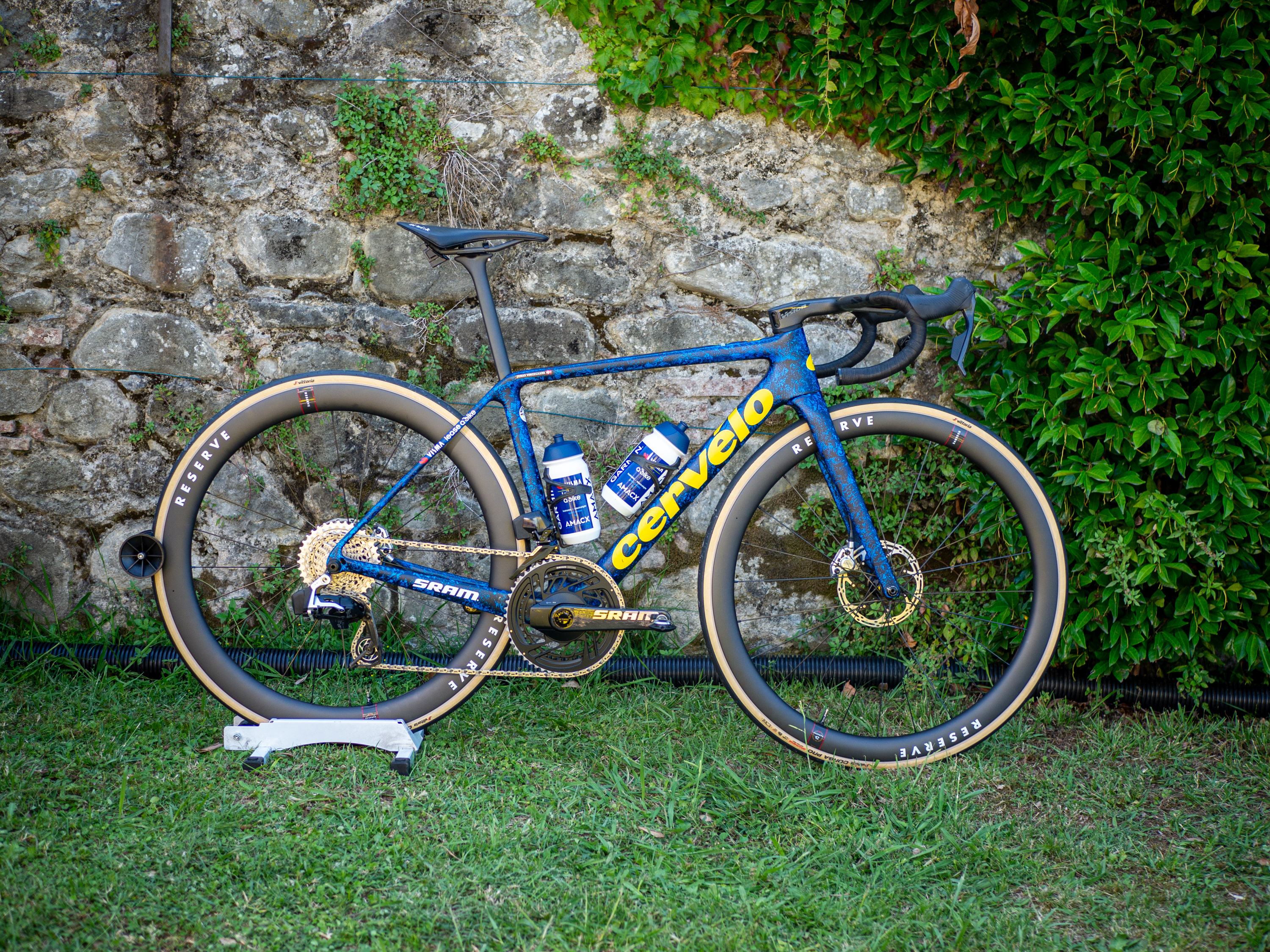 La Cervélo R5 es la bicicleta de escalada ligera de Visma Lease a Bike