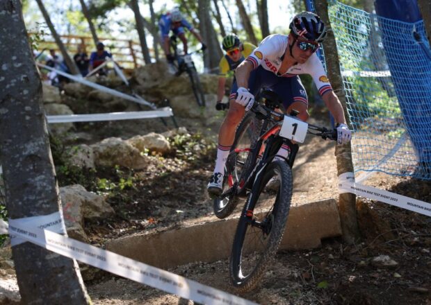 Tom Pidcock leads Great Britain into the men