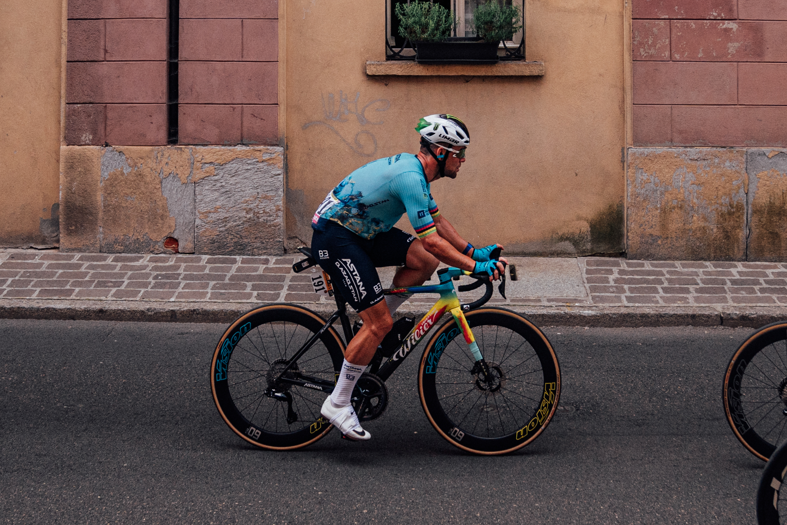 Un primer plano del hackeo aéreo de Mark Cavendish
