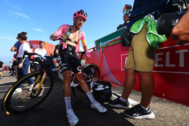 'Hacía mucho calor y entré en una zona de desesperación' - Richard Carapaz explica la lucha por la cima en la Vuelta a España