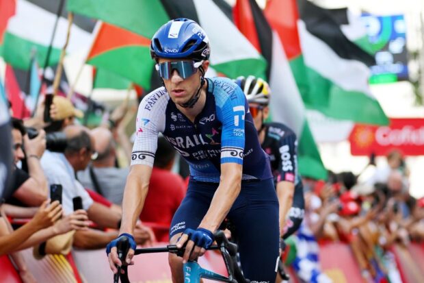 'Una dinámica horrible': George Bennett elogia el trabajo duro de sus compañeros en la escapada masiva de la Vuelta a España