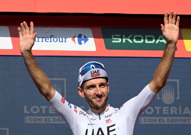 El UAE Team Emirates se muestra cauteloso ante las perspectivas de Adam Yates de ganar la clasificación general de la Vuelta a España