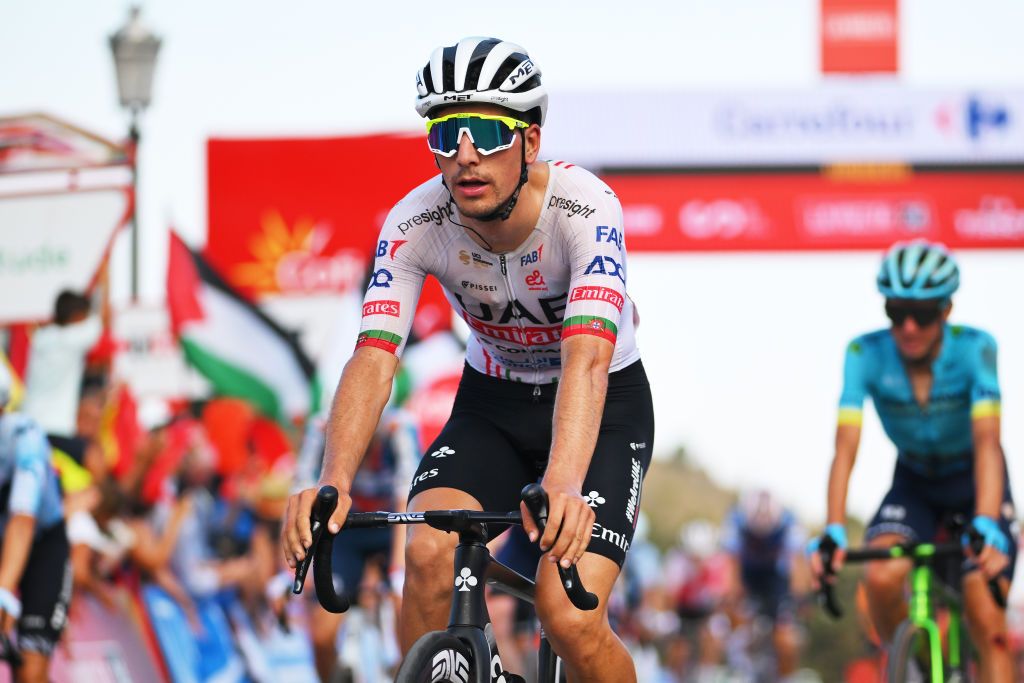 João Almeida abandona la Vuelta a España por COVID-19
