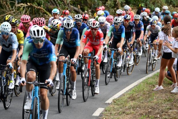 Las tarjetas amarillas se suceden en la etapa 11 de la Vuelta a España, el Decathlon AG2R La Mondiale recibe cuatro