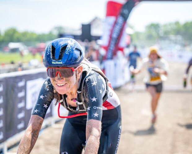 Lauren Stephens repite en el Mundial de Gravel mientras Svendsen supera a Zavyalov en la carrera masculina