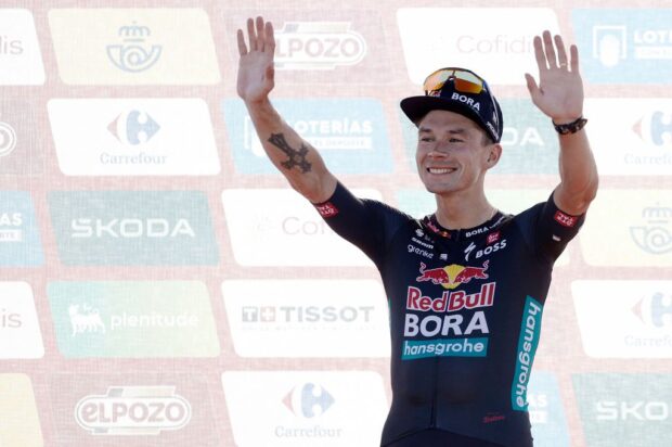 Primož Roglič volvió a liderar la Vuelta a España con su victoria al sprint