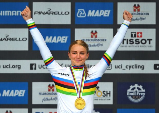 'Fue un puro alivio haberlo logrado': Cat Ferguson saborea su segundo título mundial junior antes de dar el paso al Movistar