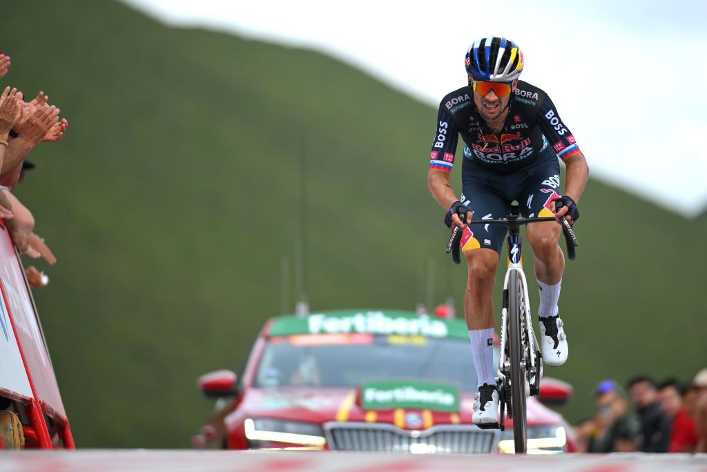 'Lo más difícil está por llegar': Primož Roglič se acerca al premio pese al susto de final en la Vuelta a España