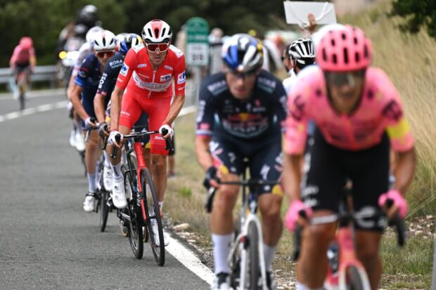 'Me alegro de haber pasado': el líder de la Vuelta a España, Ben O'Connor, sobrevive al ataque de EF Education