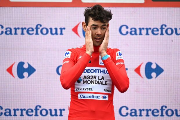 Ben O'Connor multado y descontado 20 puntos UCI por faltar a la ceremonia del podio de la Vuelta a España en Lagos de Covadonga