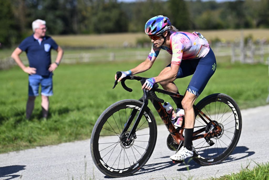 Cromwell, Sherwell, Bradbury, Frain y Gigante impulsan el desafío australiano en el Campeonato Mundial de Gravel