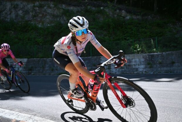 Los talentos alemanes Antonia Niedermaier y Ricarda Bauernfeind continúan con Canyon-SRAM hasta 2025