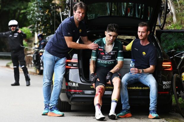 Wout Van Aert finaliza la temporada 2024 tras una grave lesión de rodilla en la Vuelta a España