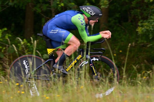 Declan Irvine utiliza habilidades alimentarias 'pioneras' para controlar la diabetes y luchar contra los corredores del Life Time Grand Prix en Big Sugar Gravel