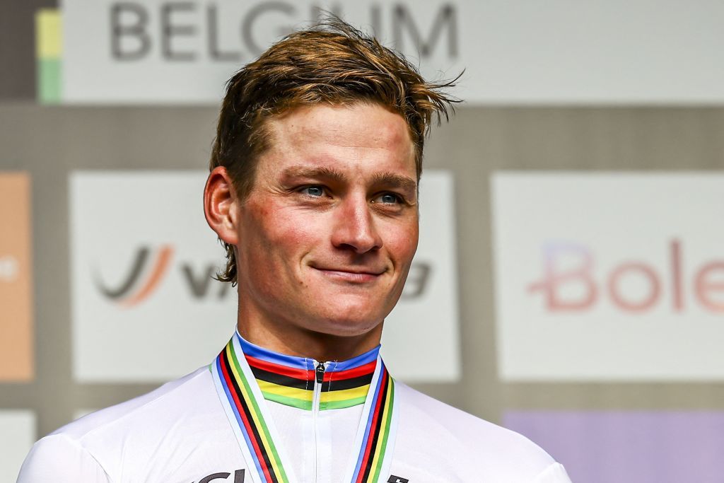 'Realmente quiero ese título': Mathieu van der Poel mira hacia el Mundial de Mountain Bike en 2025