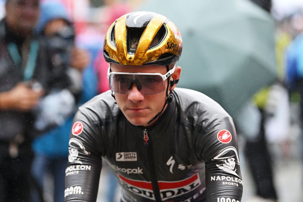 Tras abandonar el Giro dell'Emilia por restos en el ojo, Remco Evenepoel apunta a la Coppa Bernocchi