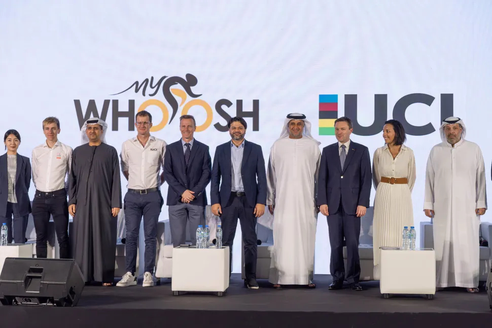 Una delegación de miembros del personal de la UCI y MyWhoosh