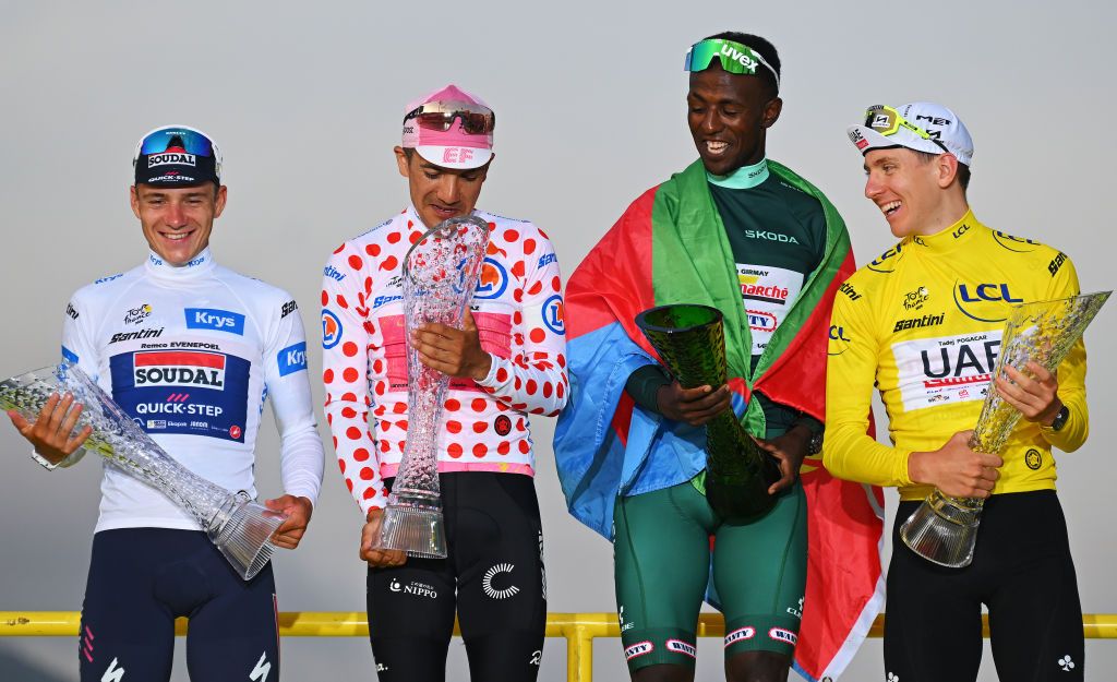 'La UCI ha tomado el control de los colores' - Las nuevas reglas de la UCI significan que los equipos deben evitar todos los colores de las camisetas del Grand Tour en 2025