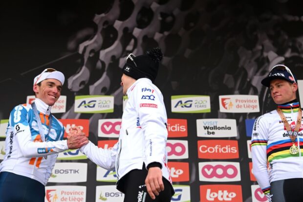 "Como si ni siquiera fueras uno de sus rivales": Romain Bardet destaca la aplastante superioridad de Tadej Pogačar