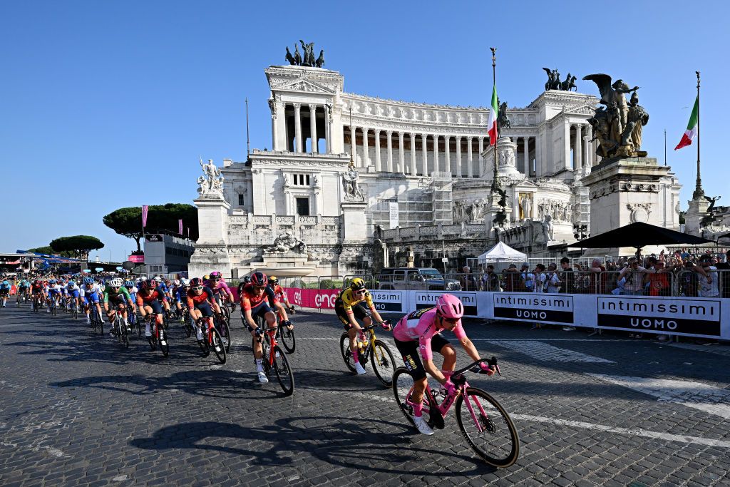 La fecha de presentación de la ruta reprogramada para el Giro de Italia 2025 sigue indecisa