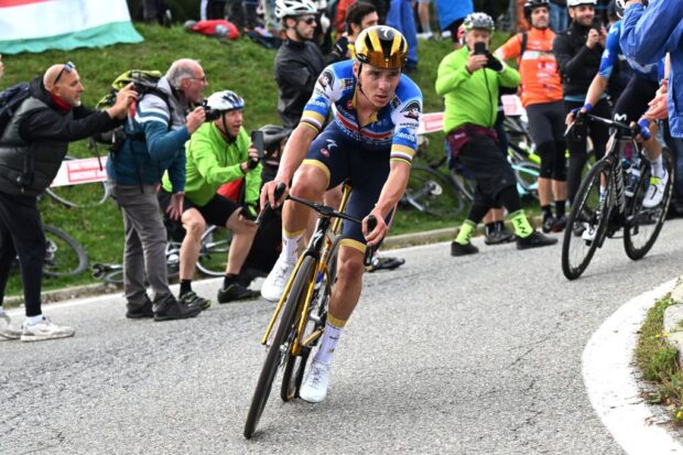 Remco Evenepoel apunta a volver a montar en bicicleta en febrero tras una caída en el entrenamiento