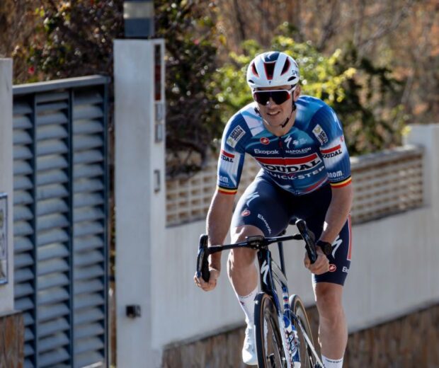 Una nueva apariencia para una nueva era: Soudal-QuickStep revela el kit Castelli 2025 actualizado