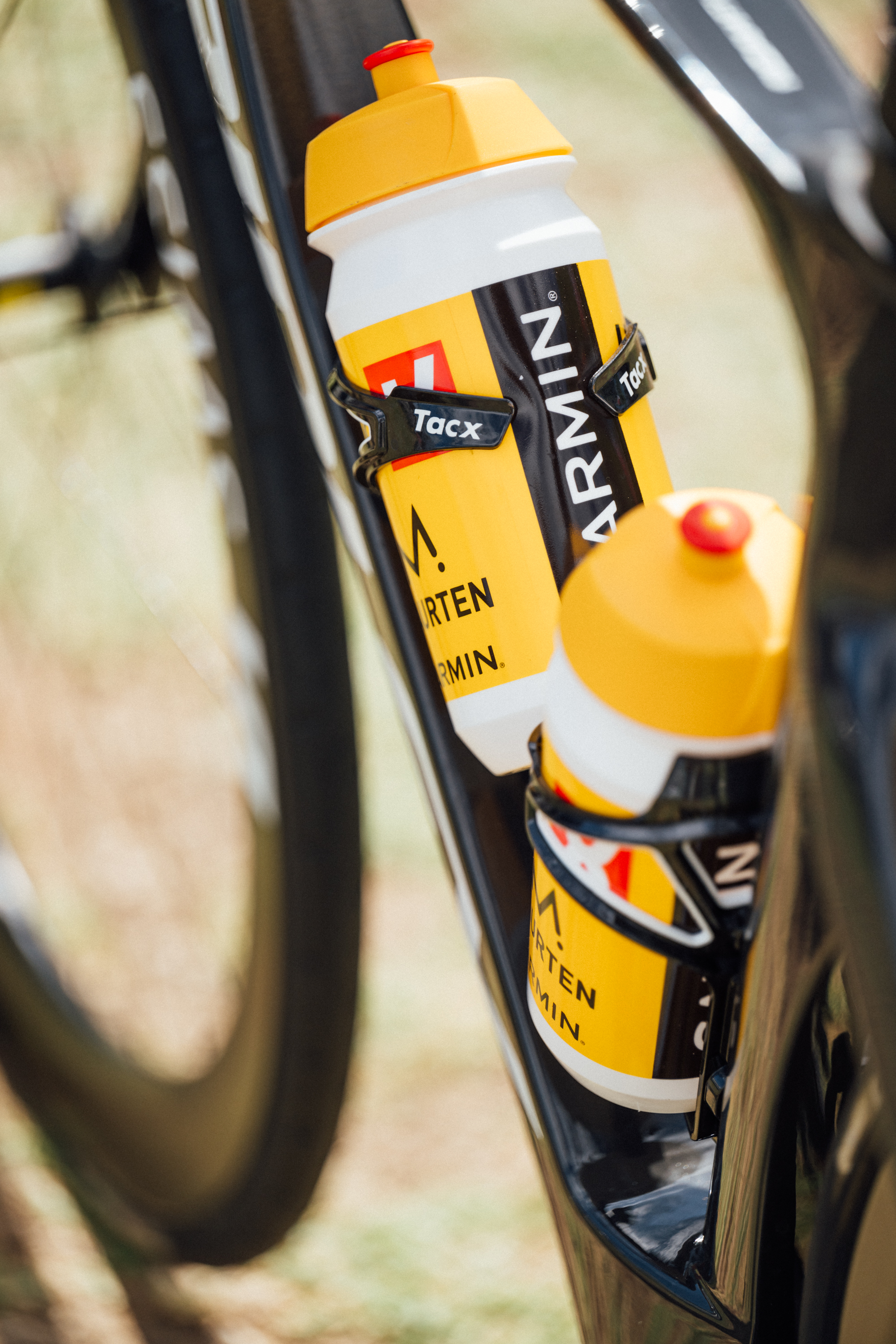 El tubo de dirección Ridley Noah Fast 3.0 pintado en naranja