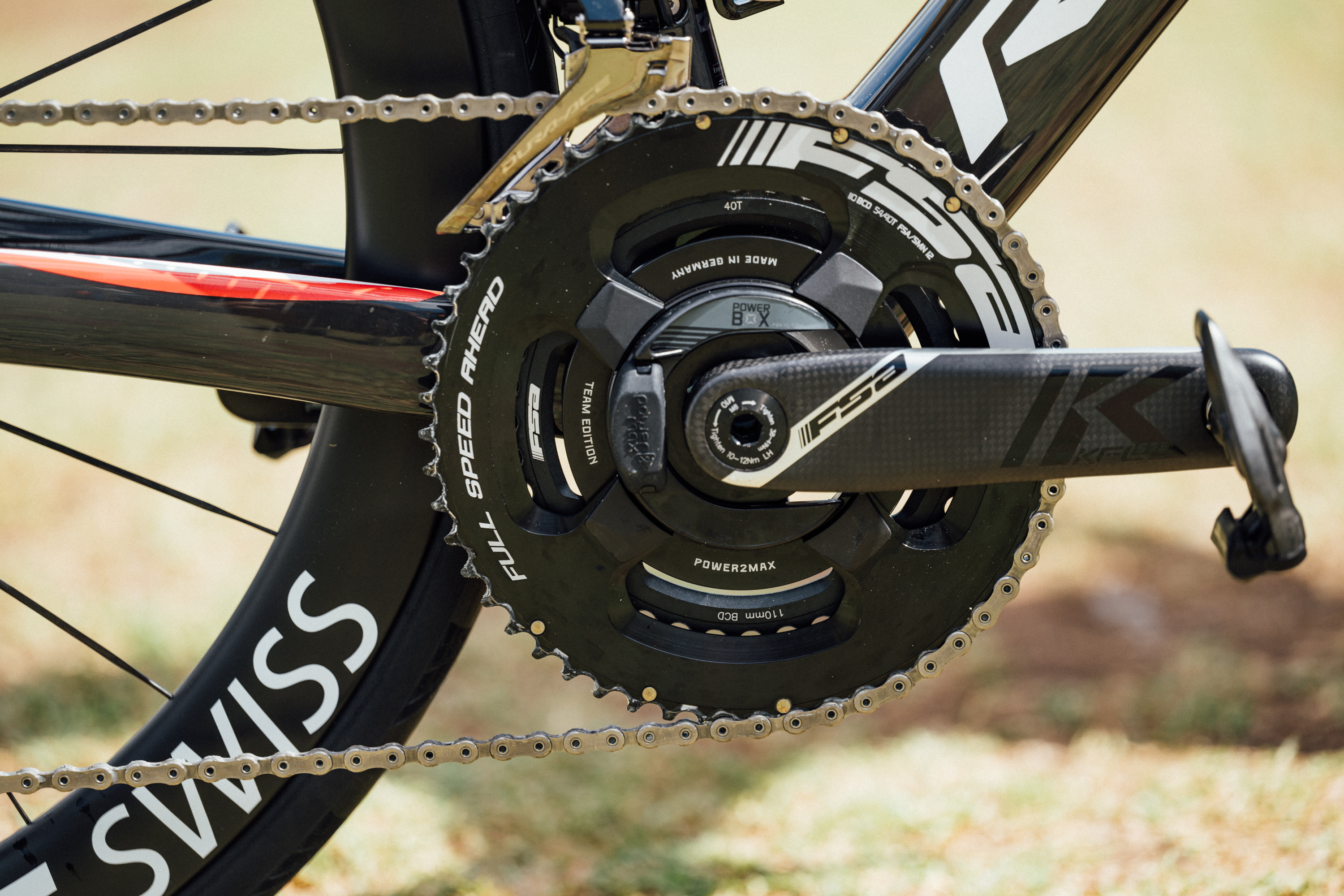 El tubo de dirección Ridley Noah Fast 3.0 pintado en naranja