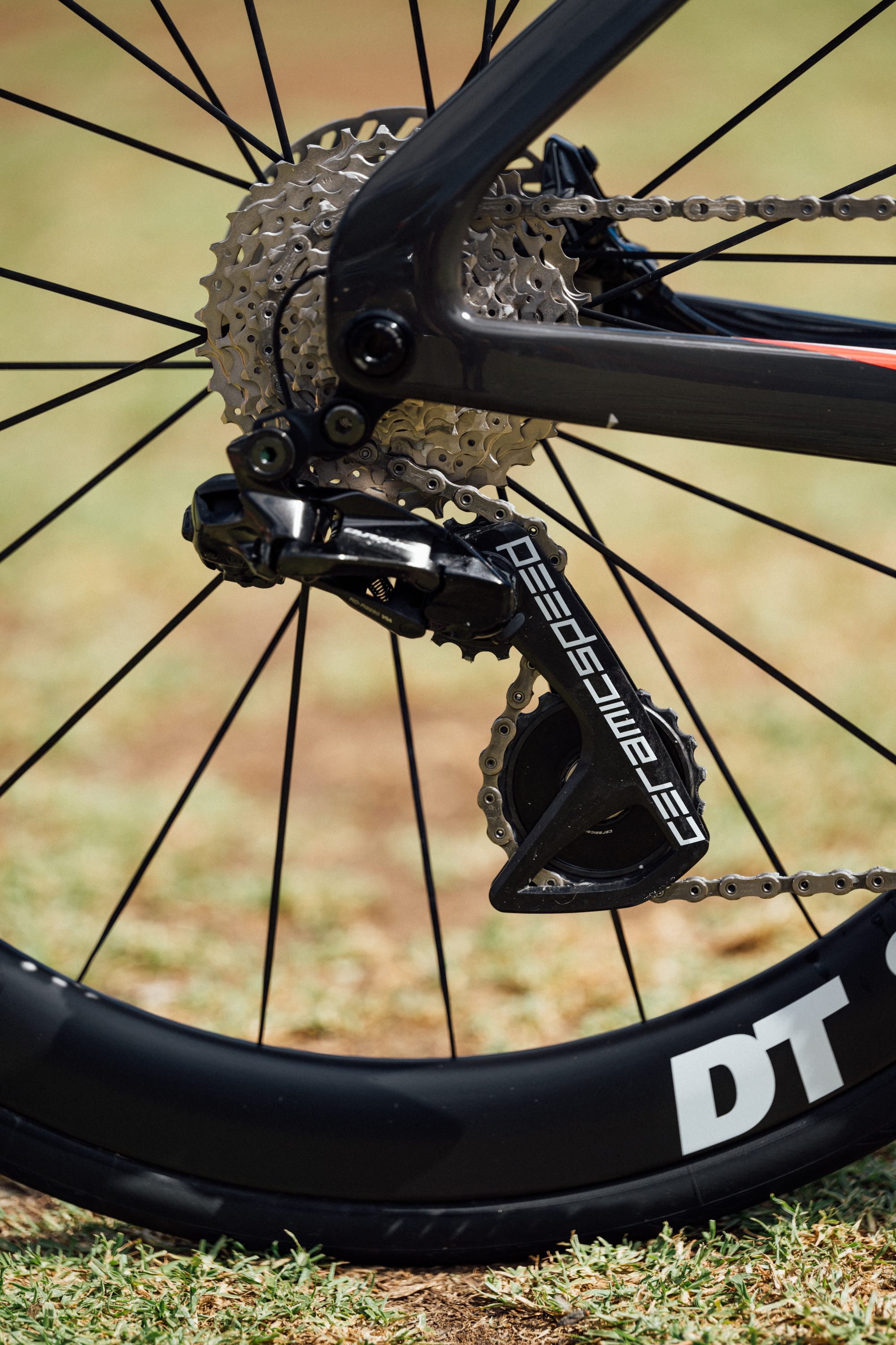 El mecanismo trasero Dura-Ace y la polea CermaicSpeed ​​en el Ridley Noah Fast