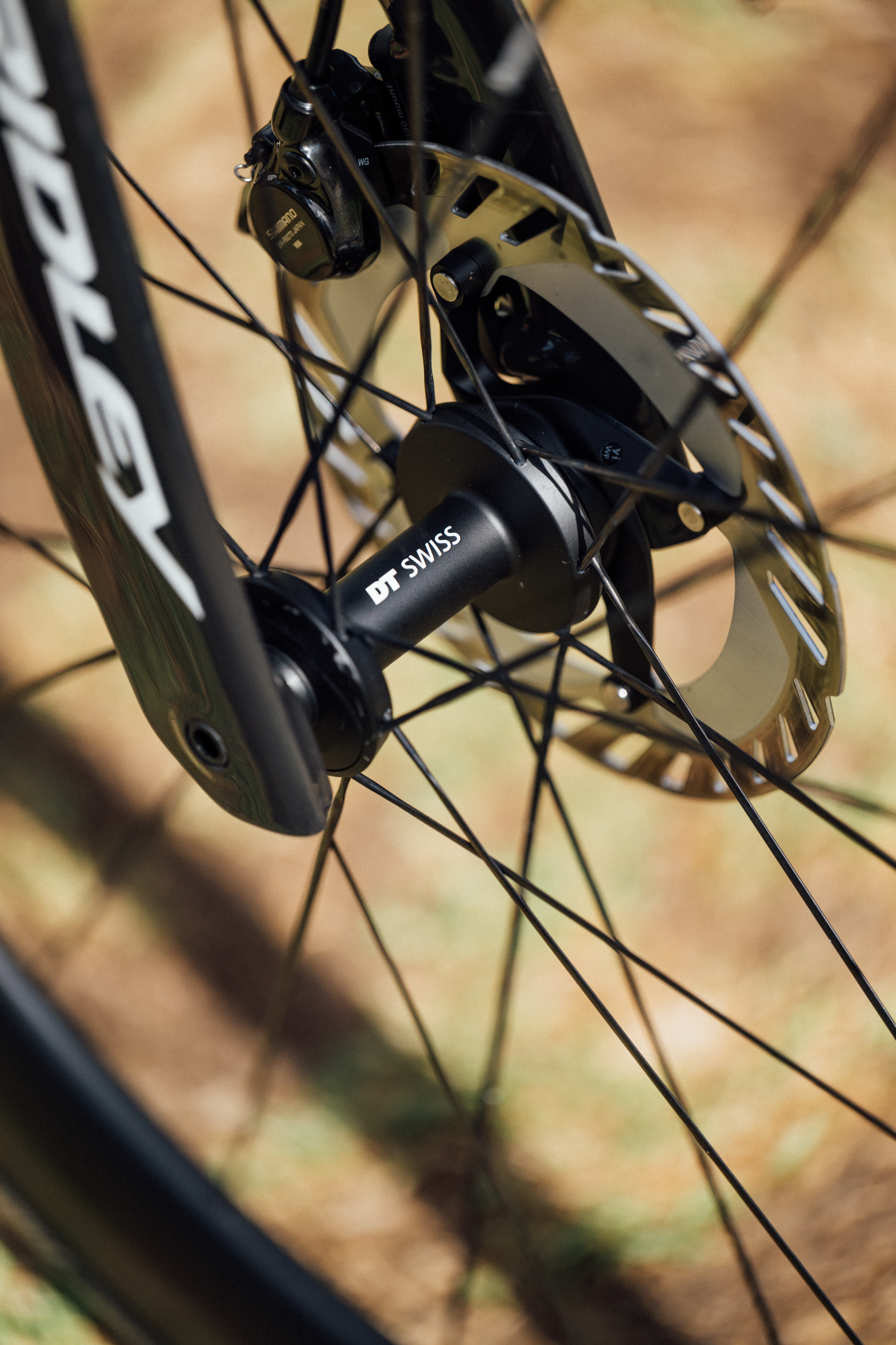 El buje delantero DT Swiss del Ridley Noah Fast 3.0