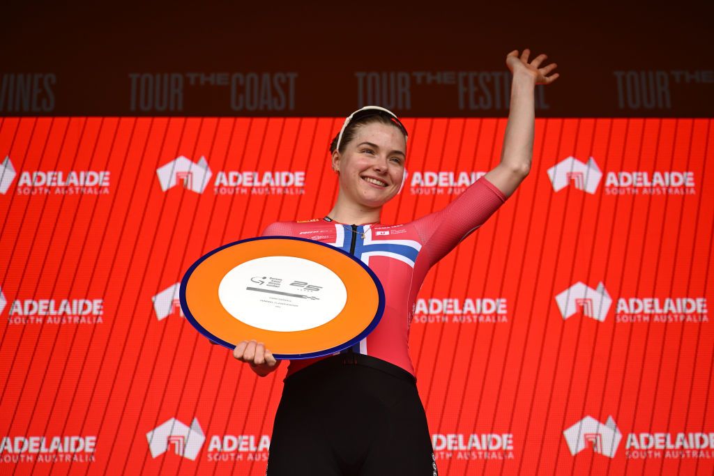 'No pude andar en bicicleta afuera durante medio año': la campeona noruega sobre cómo superar un accidente que cambió su carrera para subir al podio del Women of Tour Down Under