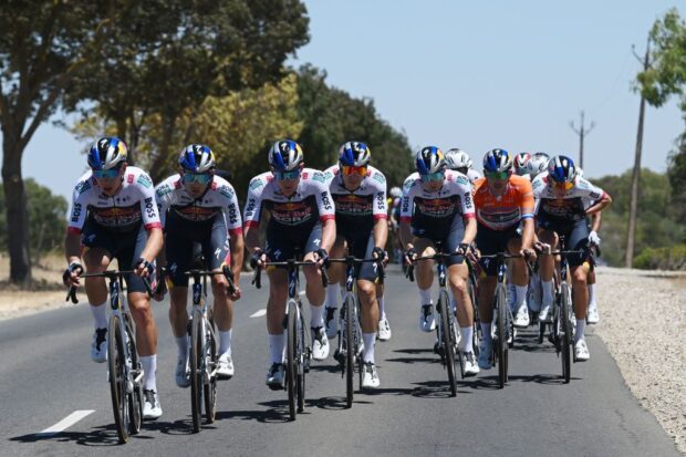 'No hay tiempo para perder la concentración' mientras Finn Fisher-Black se lanza con el nuevo equipo Red Bull Bora Hansgrohe en el Tour Down Under