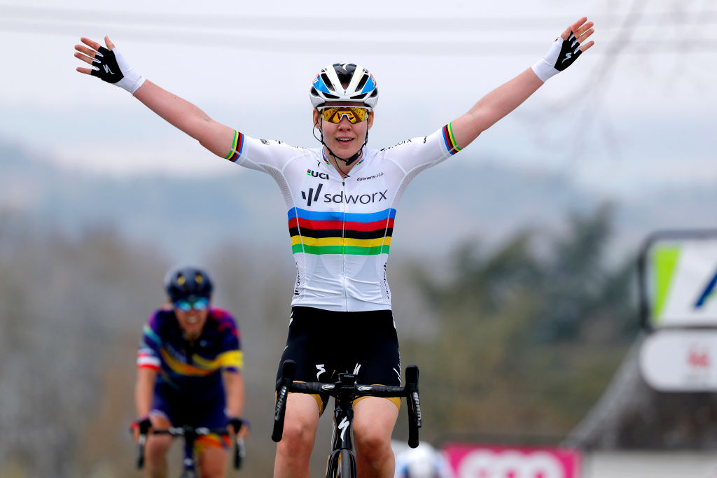 Anna van der Breggen (SD Worx) gana el Fleche Wallonne 2021 Femenino