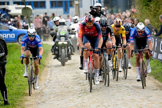 Filippo Ganna - La París-Roubaix "no es ciclismo, es un deporte diferente"