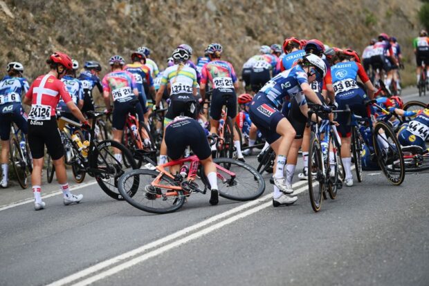 La directora de Uno-X tiene el dudoso honor de obtener la primera tarjeta amarilla de la UCI en el Women's Tour Down Under