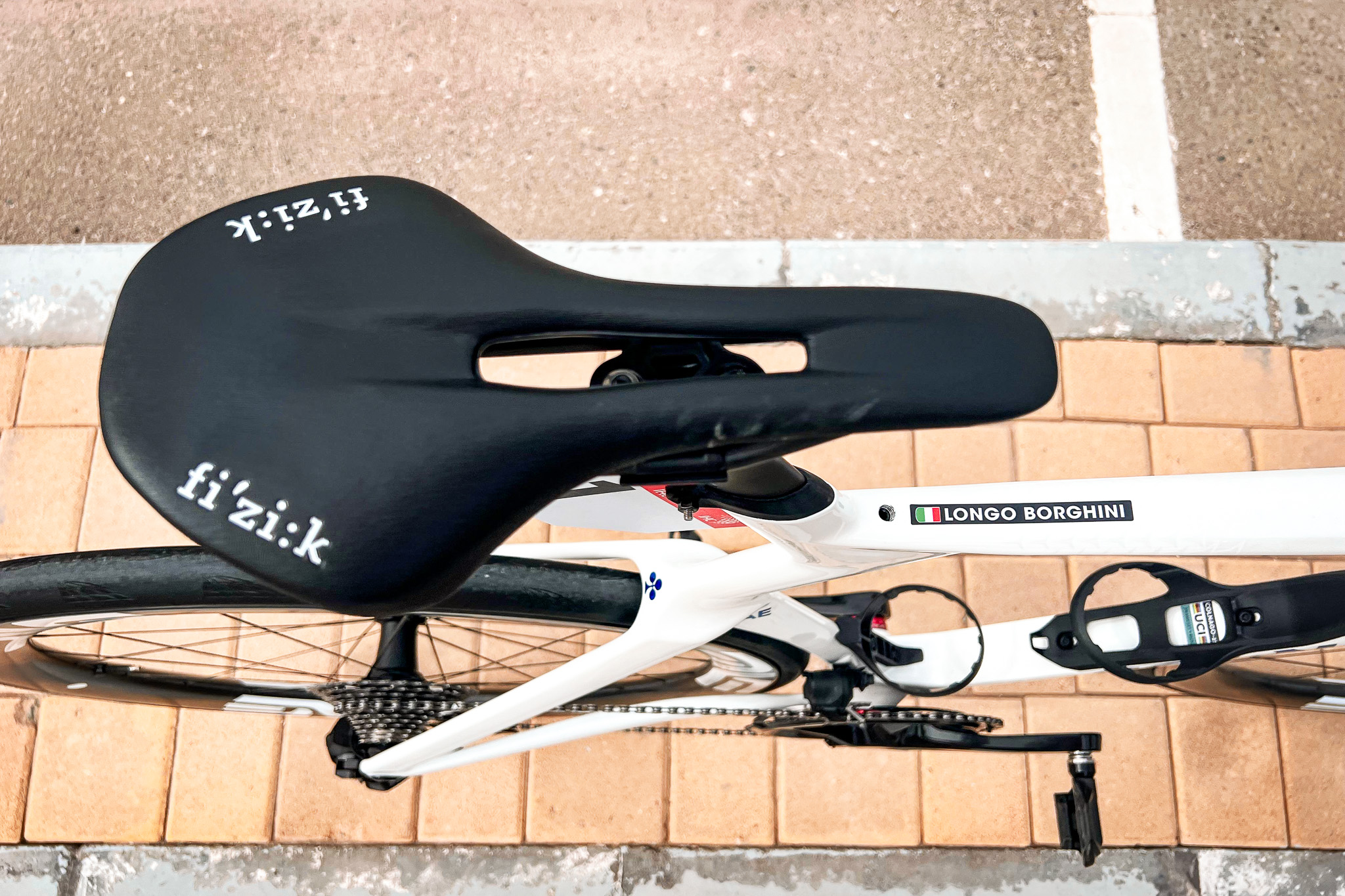 Fotos detalladas de Colnago Y1RS de Elisa Longo Borghini en el EAU Tour Women 2025