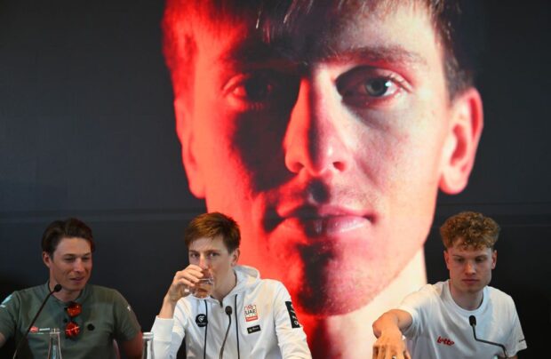'No puedo confirmar nada' - Tadej Pogačar evasivo al montar en Paris -Roubaix y la Vuelta, con el enfoque en el debut de la temporada en los EAU Tour