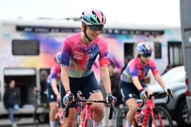 'Fighting Mindset' - La ganadora del Tour de Francia, Kasia Niewiaoma, abarca las carreras 'Gas Full' en Omloop Het Nieuwsblad para prepararse para objetivos más grandes