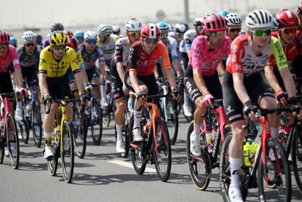 'Siempre es así' - Sprinters y GC Riders por igual a las heridas de lamidas de la izquierda después del doble accidente el viernes en los EAU Tour