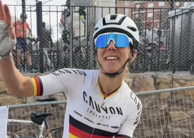Alejandro Valverde y Carolin Schiff viajan a títulos de elite en solitario en Castellón Gravel Race