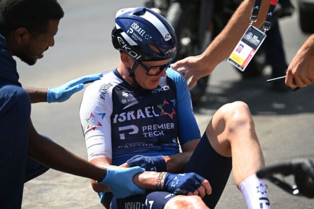 Chris Froome Fractures Collarbone in Crash durante la etapa final de la gira de los EAU