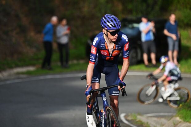 Romain Bardet Abandons Volta Ao Algarve después del choque de la etapa 3