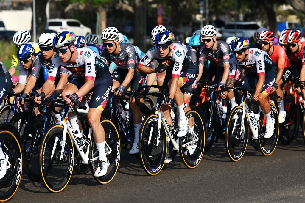 Sprint Deviation ve a Van Poppel convertirse en el primer jinete en recibir dos tarjetas amarillas de UCI, pero sin riesgo de suspensión en los EAU Tour