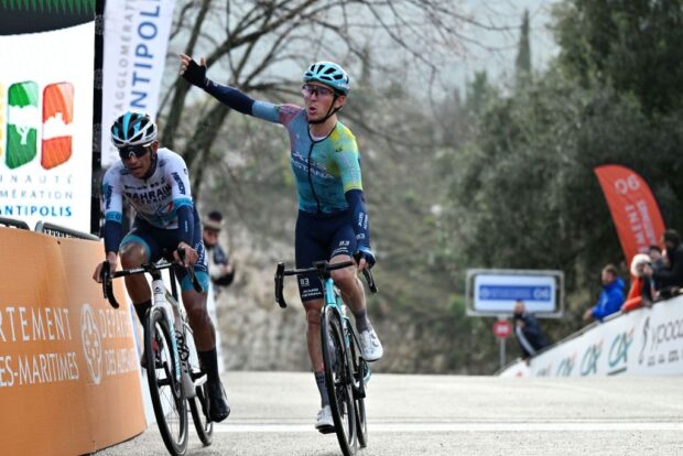 XDS Astana obtiene grandes ganancias tempranas en la batalla de descenso, sube al segundo lugar en el ranking de UCI