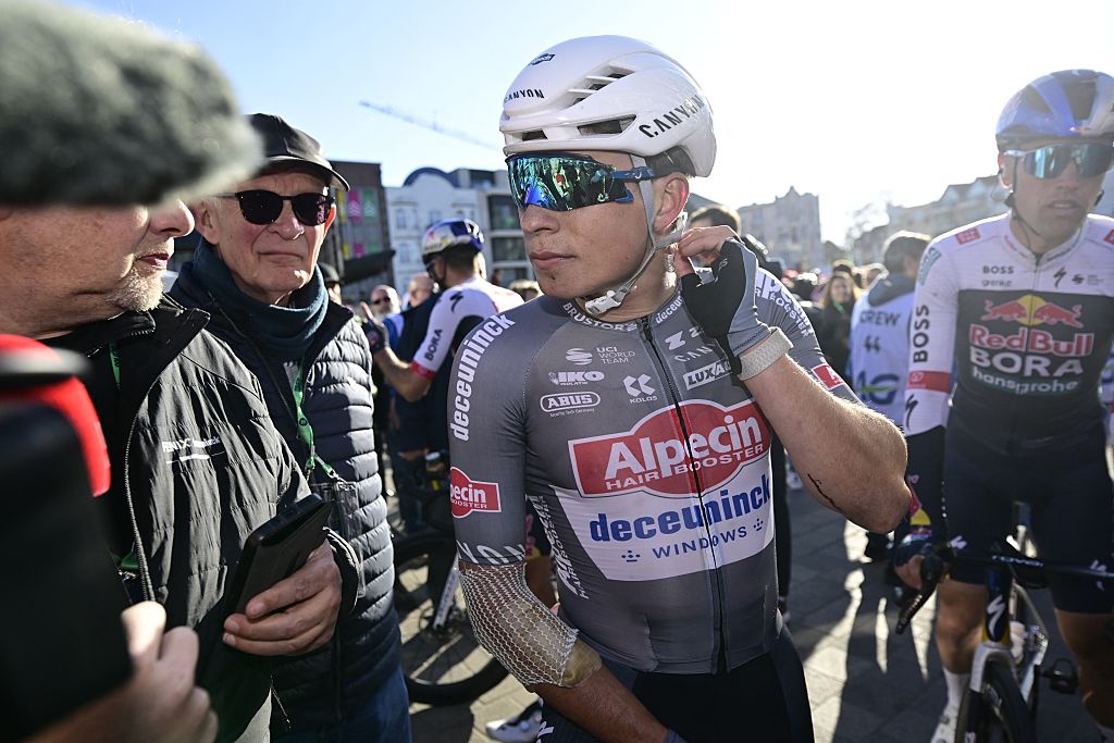 Belga Jasper Philipsen de Alpecin-Deceuninck después de la carrera