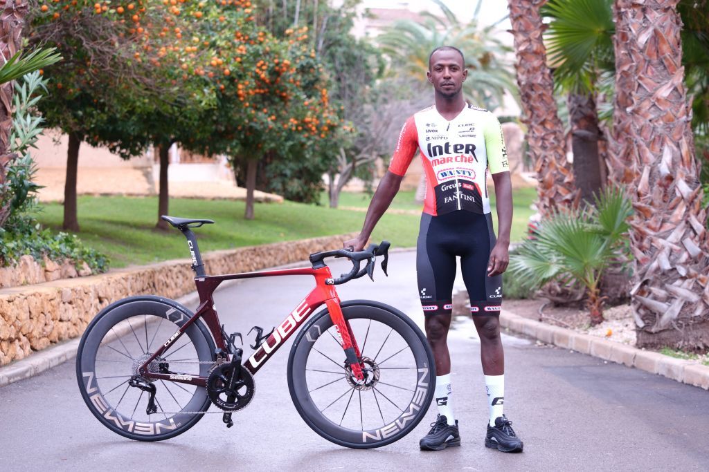 'Milan -san Remo es el monumento que más sueña' - Biniam Girmay para regresar a las carreras en La Primavera